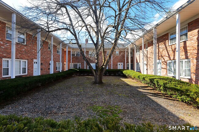 Building Photo - 44 Garden St