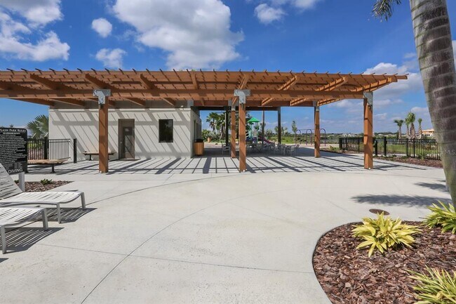 Building Photo - 6207 Voyagers Pl