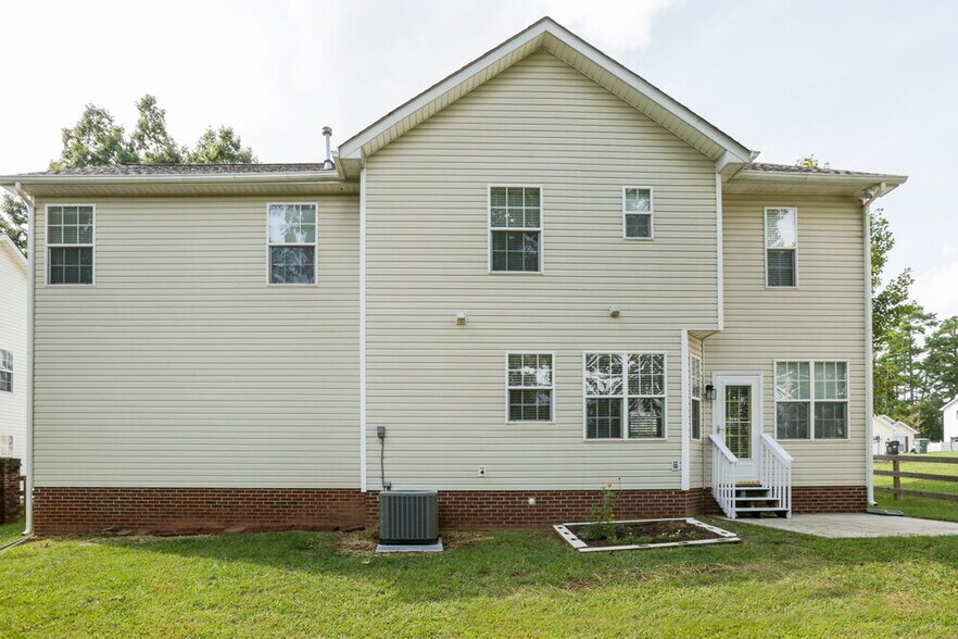 Building Photo - 4267 Kiser Woods Dr SW