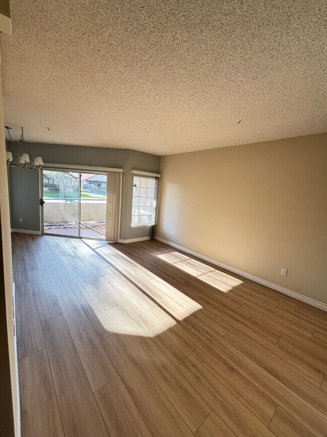 Building Photo - 2 BEDROOM IN 55+ COMMUNITY OF JESS RANCH