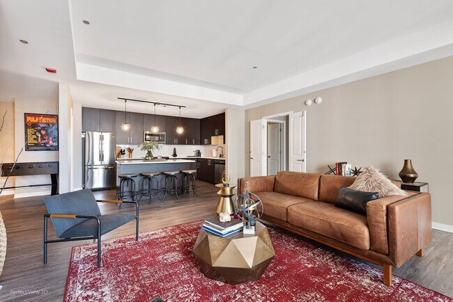 Primary Photo - 45 E Chicago Ave