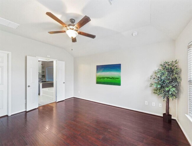 Building Photo - 25110 Hazel Ranch Dr