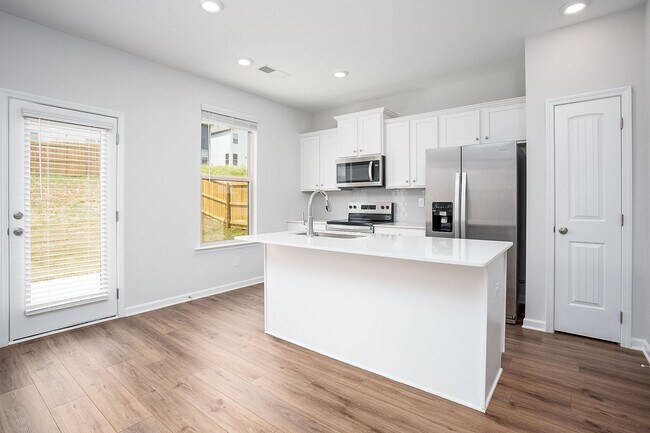 Building Photo - 2626 Jansen Ave