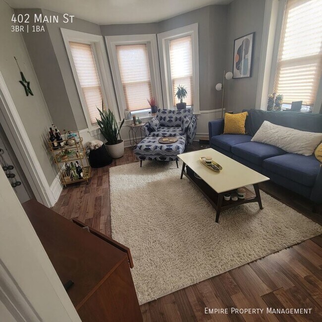 Building Photo - 3 Bedroom / 1 bathroom Home in Hellertown!!