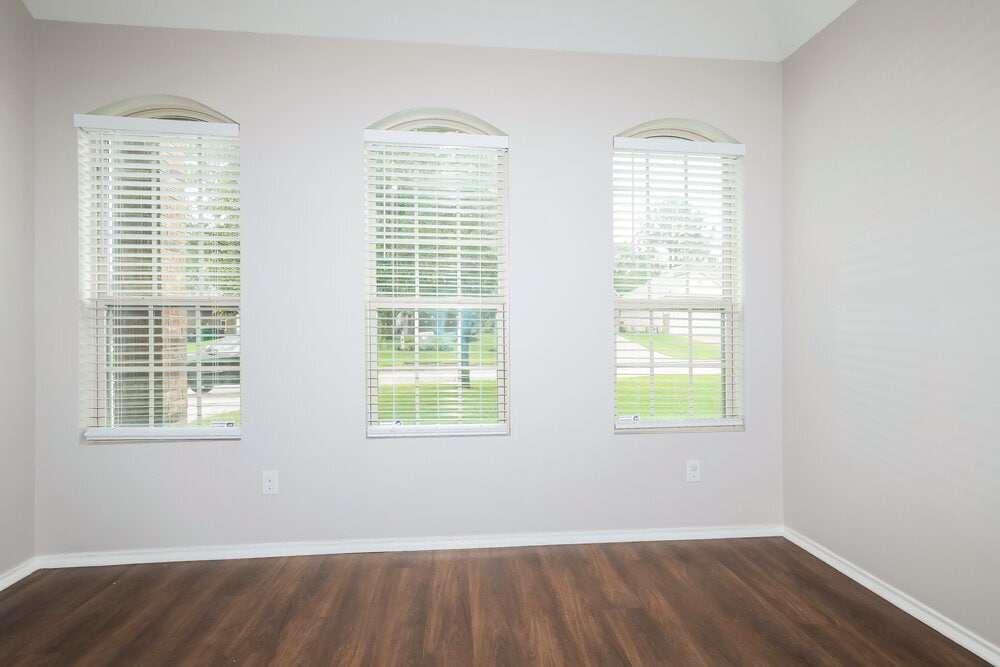 Building Photo - 992 Northampton Dr