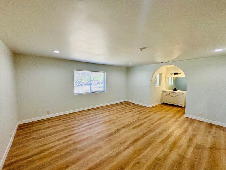 Building Photo - 41725 22nd St W