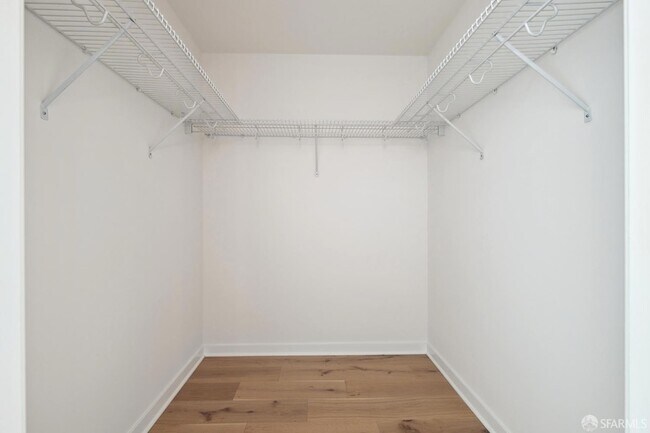 Building Photo - 333 Main St