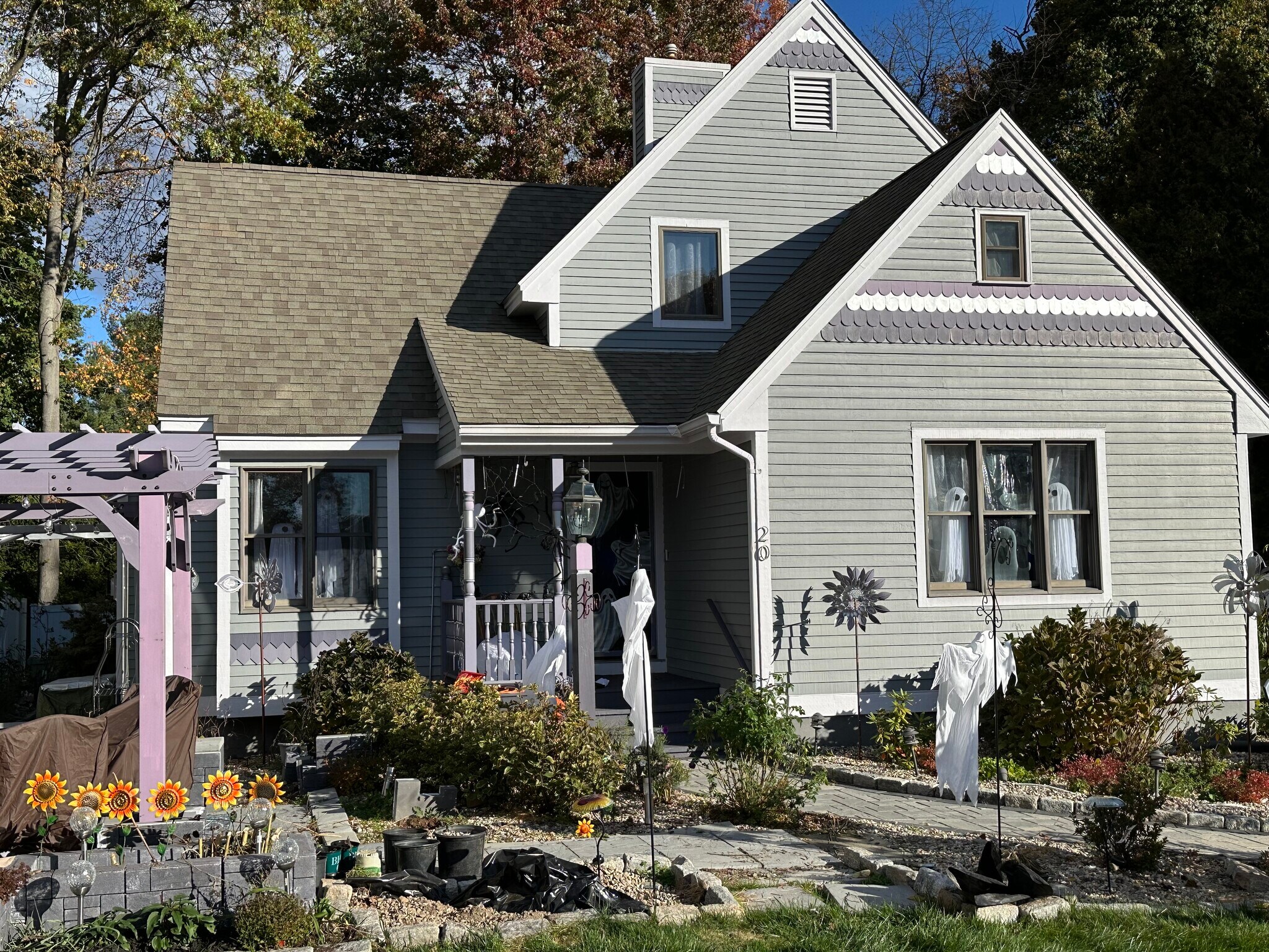Front walk with lighted entry to covered front porch. - 20 Magnolia Hl