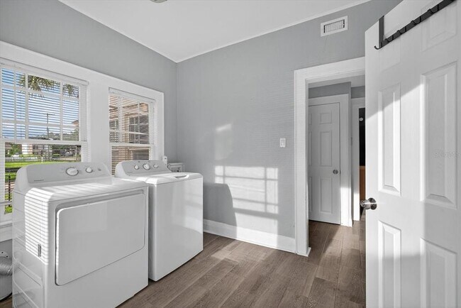 Building Photo - 2208 N Blvd