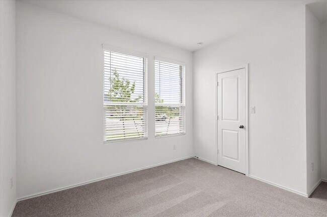 Building Photo - 162 Rodney Boat Rd