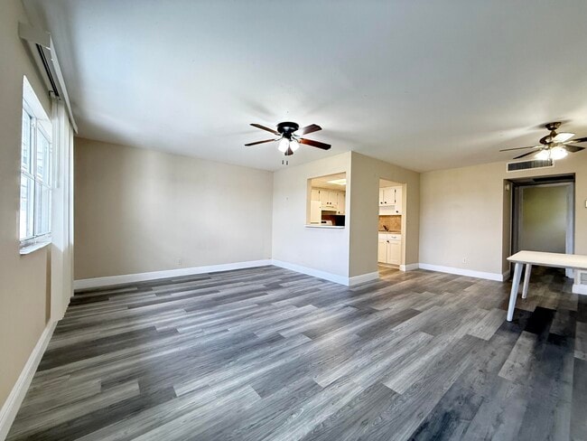 Building Photo - 323 Tuscany F