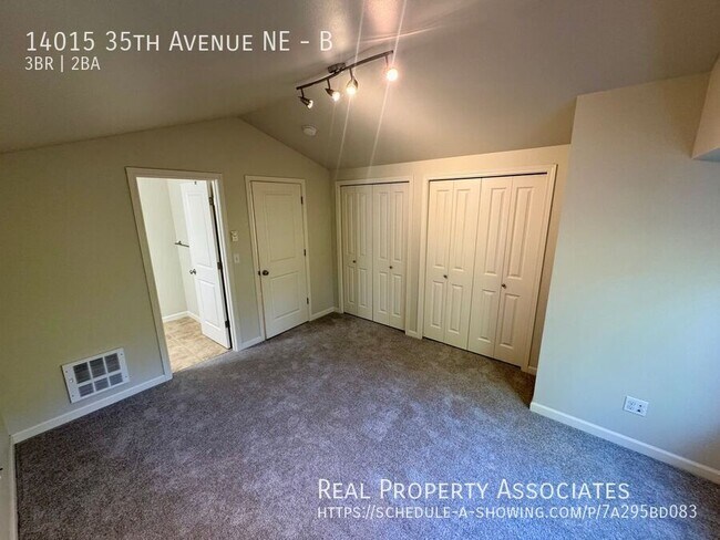 Building Photo - 14015 35th Ave NE