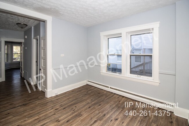 Building Photo - 1609 Lakewood Ave