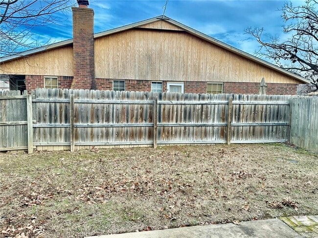 Building Photo - 3507 W Beechwood Dr