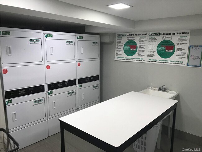 Building Photo - 215 E Broadway