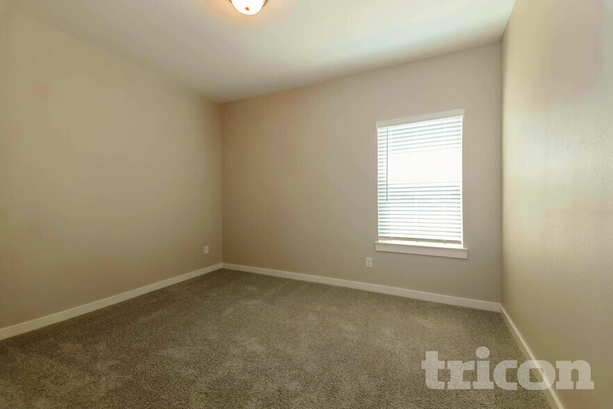 Building Photo - 5404 Sandstone Dr