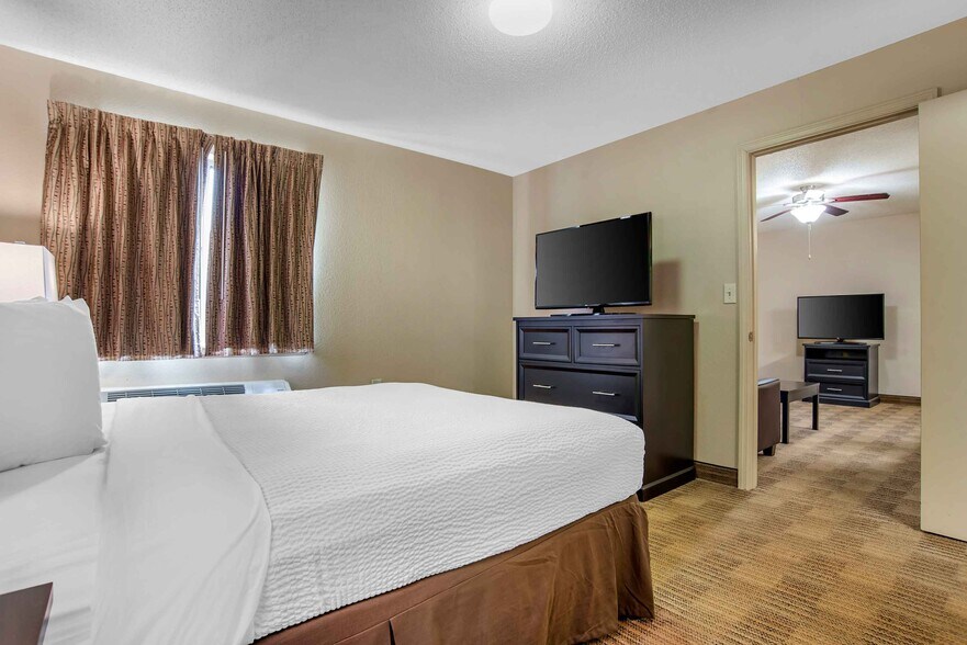 Building Photo - Furnished Studio-Charlotte - Tyvola Rd. - ...