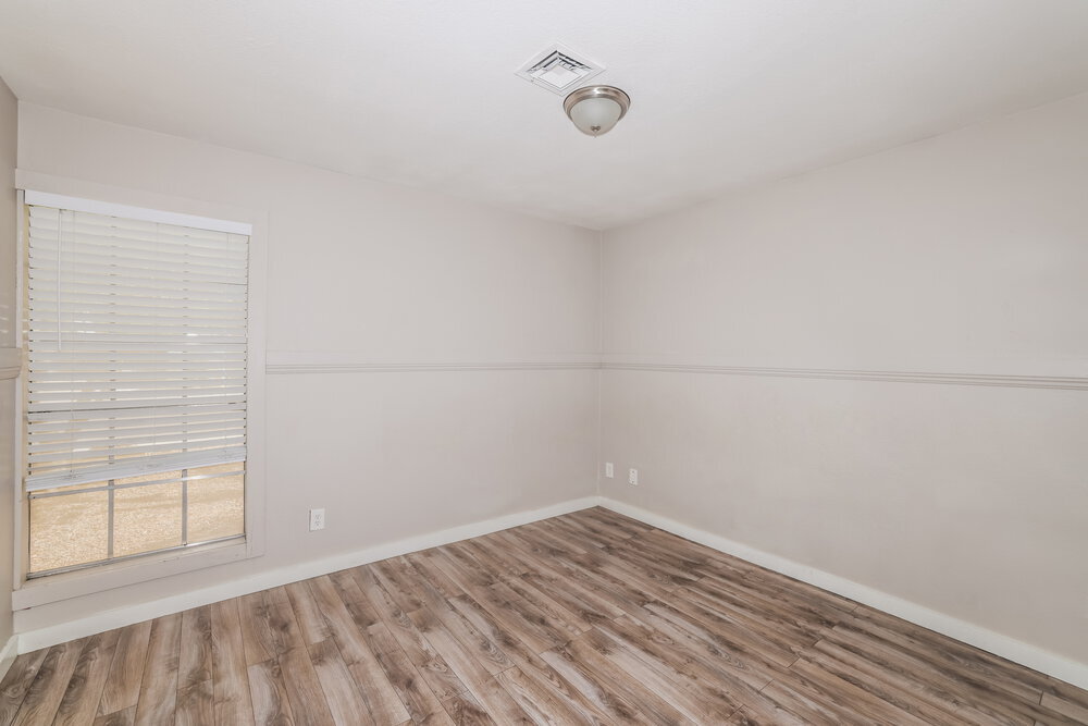 Building Photo - 6528 W Grandview Rd