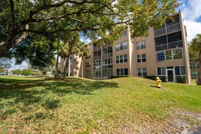 Building Photo - 9410 Tangerine Pl