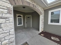 Building Photo - 404 Michaels Court