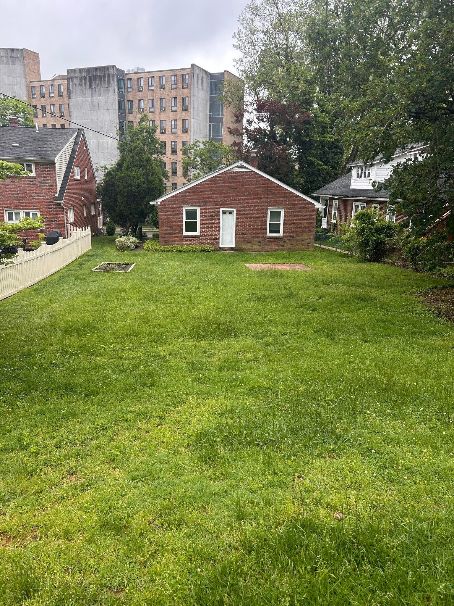 Building Photo - 131 Sharpless St