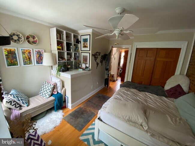 Building Photo - 2128 10th St NW