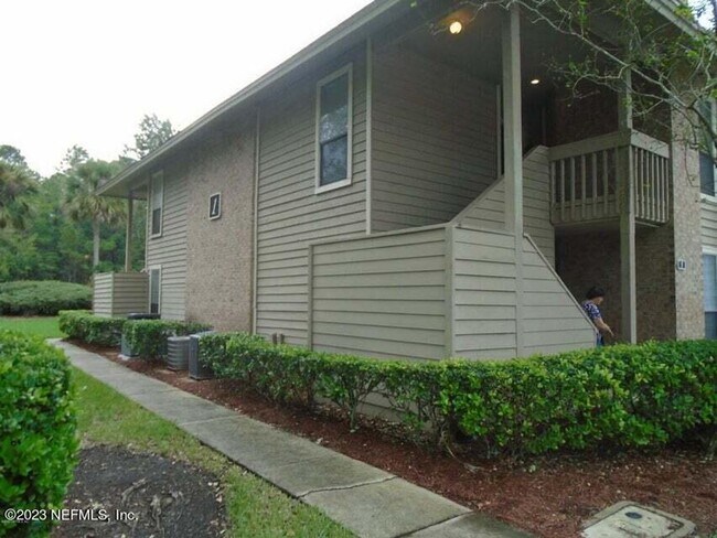 Building Photo - Great condo