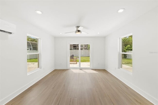 Building Photo - 4714 W Oakellar Ave