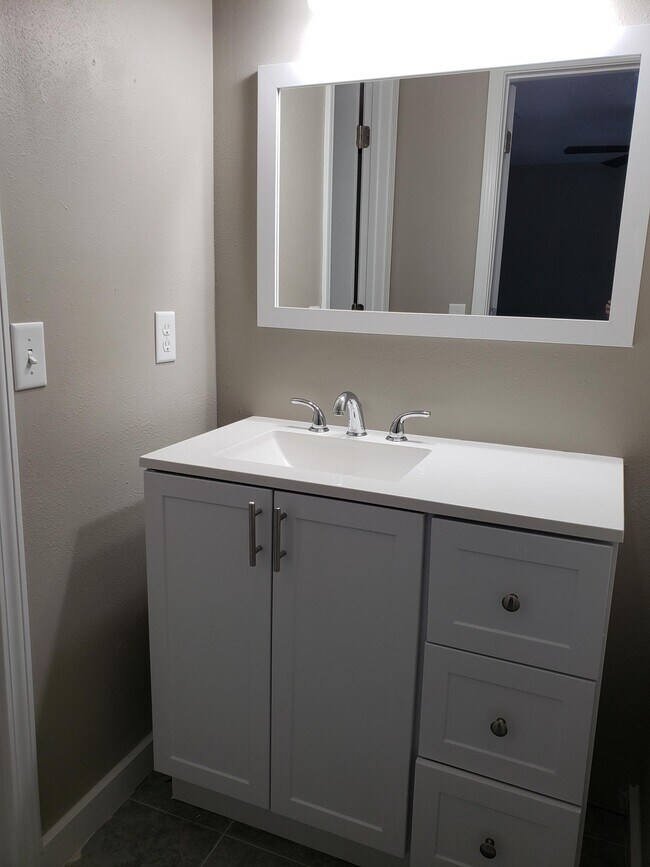 Building Photo - 62 4th Ave