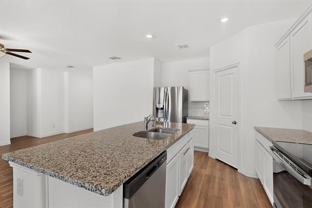 Building Photo - 11609 Silver Queen Dr
