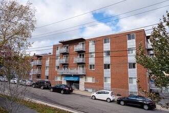 Building Photo - 170 Parker Hill Ave