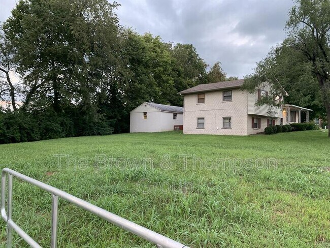 Building Photo - 2339 Pierson Dr
