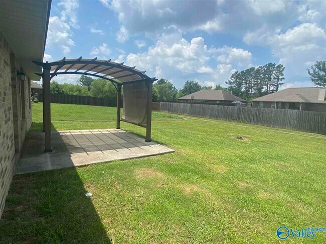 Building Photo - 116 Rein Dance Ln
