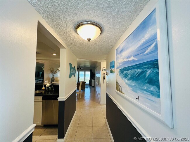 Building Photo - 9490 S Ocean Dr