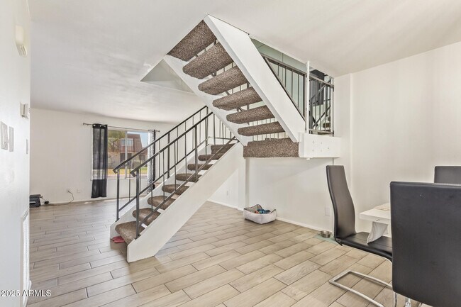 Building Photo - 4807 W Northern Ave