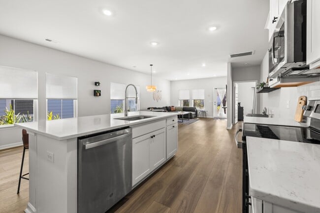 Building Photo - 119 Holloway Hl