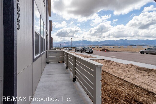 Building Photo - 2 br, 3 bath House - 1623 Spring Water Point