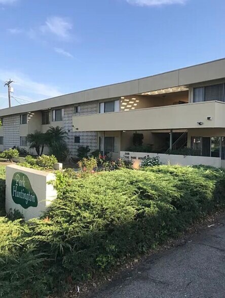 Building Photo - 1148 W Huntington Dr