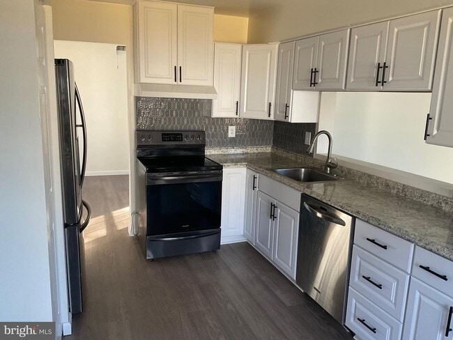 Building Photo - 4427 Declaration Cir