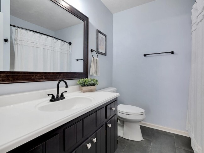 Building Photo - 1572 Cinnamon Bear Cir