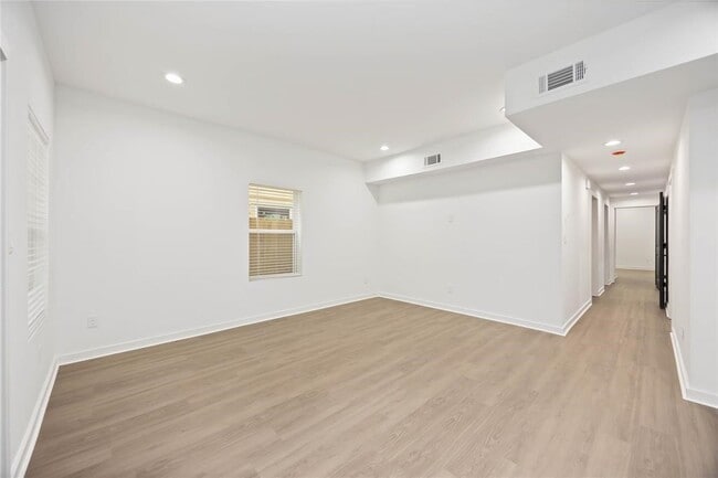 Building Photo - 416 N Carolina St
