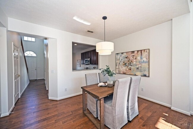 Building Photo - 7135 Thorndale Ln