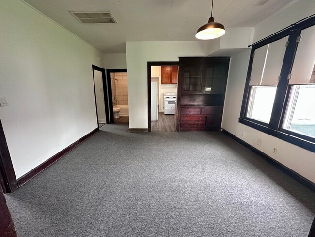 Building Photo - Updated 4-Bed House with Fenced Yard in Efland!