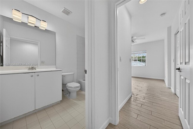 Building Photo - 4645 SW 75th Way