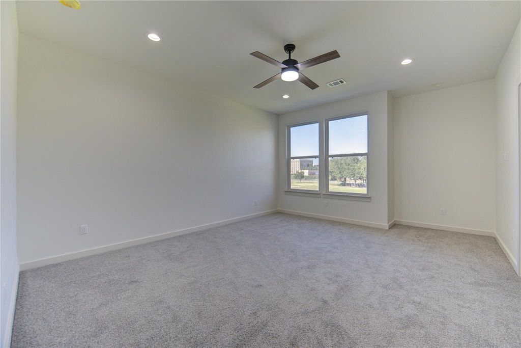 Building Photo - 2920 El Fenice Ln