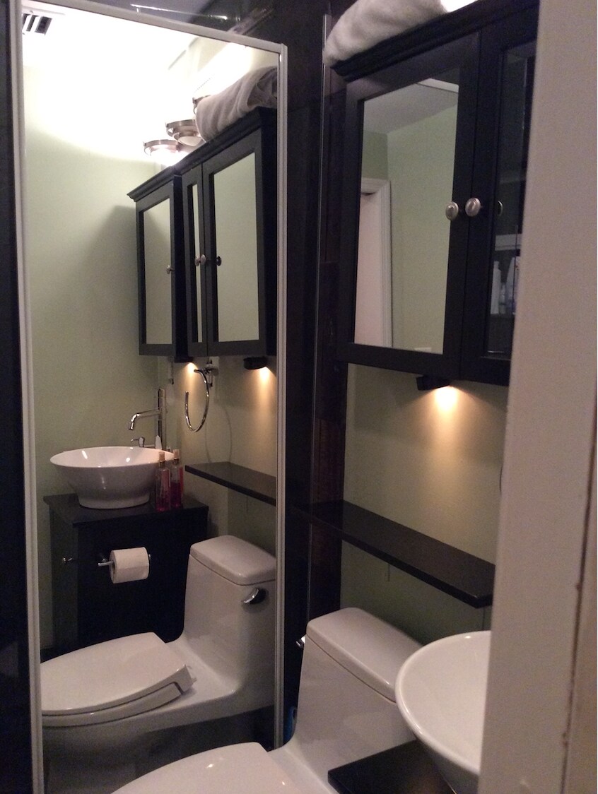 Building Photo - 1008 NE 11th St - Side Unit