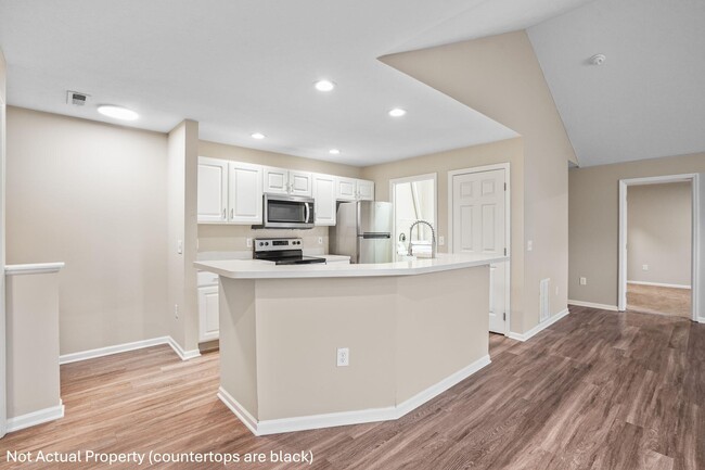 Building Photo - 4951 Stratford Pine Ln