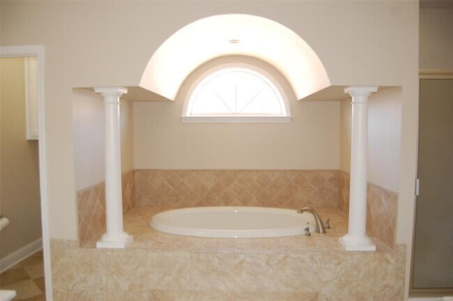 Building Photo - 108 Crenshaw Ct