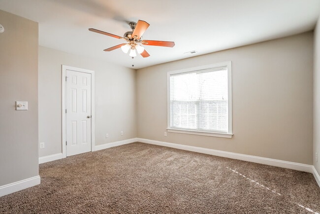 Building Photo - 308 Nelson Ln