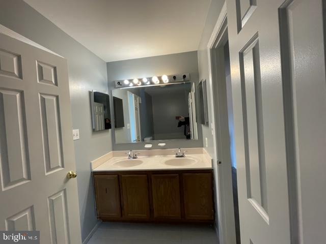 Building Photo - 216 Pinecove Ave